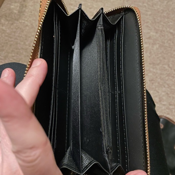 Geometric Pattern Tan Wallet - Picture 3 of 3